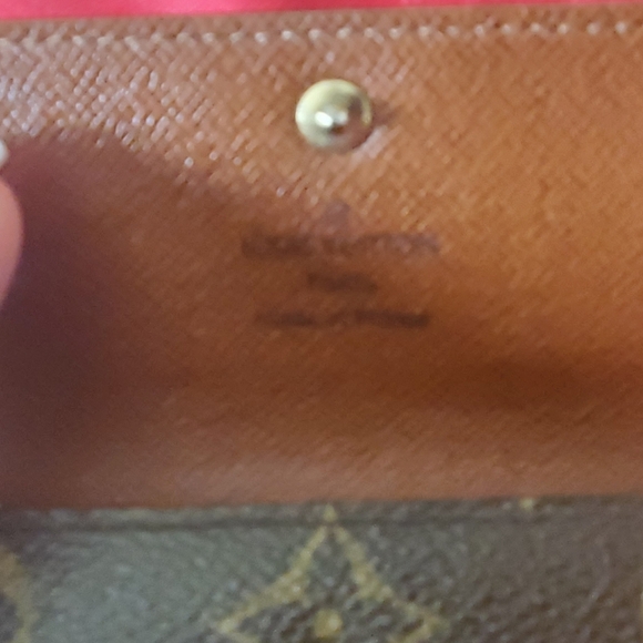 Louis Vuitton Paris Monogram 4 Key Holder With COA - Picture 5 of 13